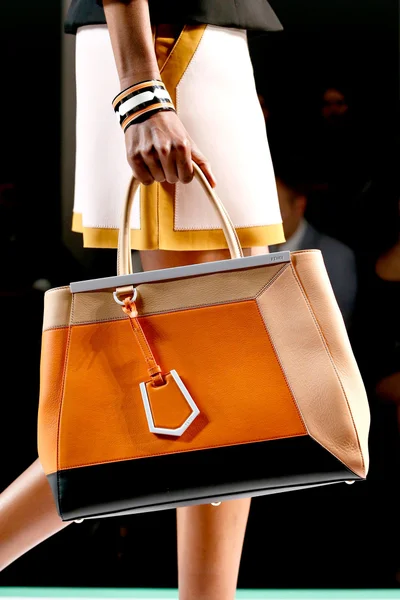 Look 24